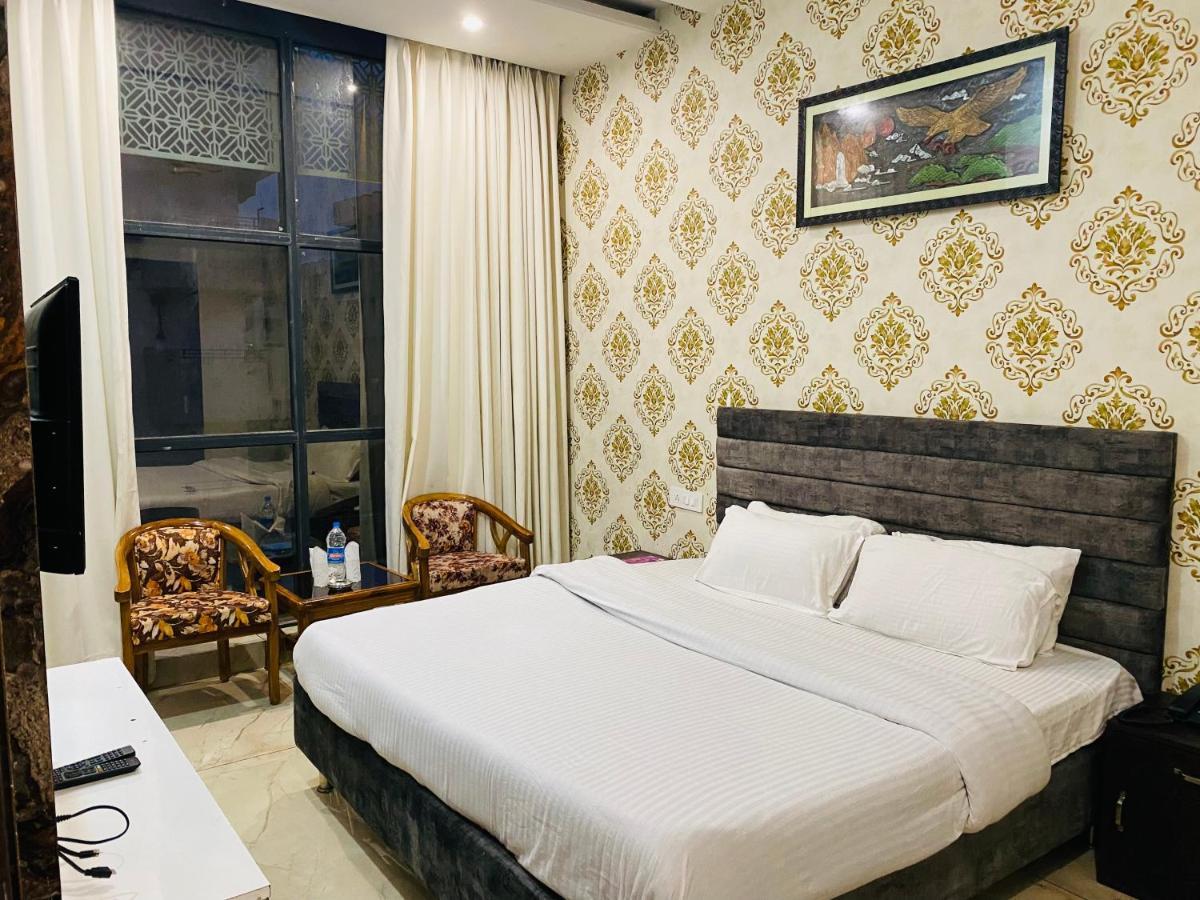 Hotel Hollywood - Family Hotel Zirakpur Esterno foto