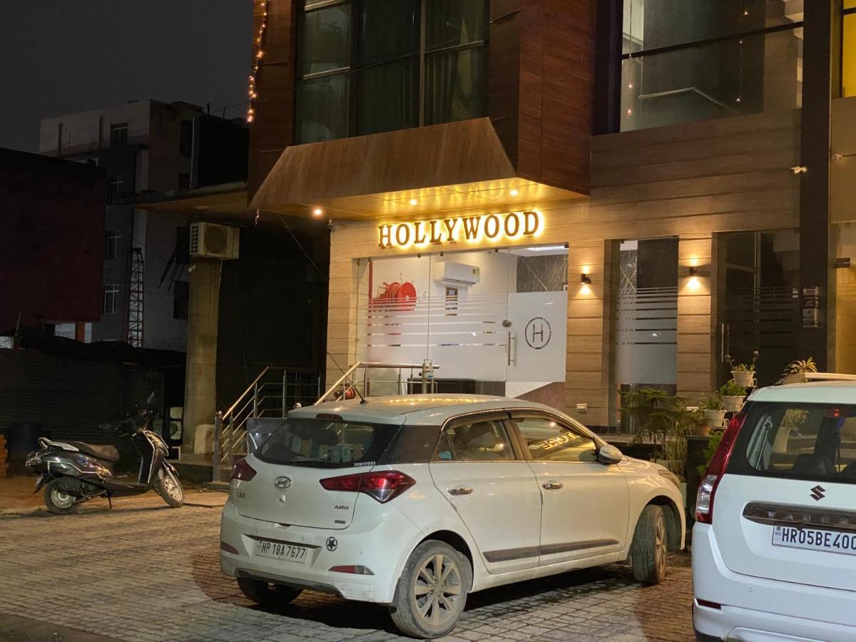 Hotel Hollywood - Family Hotel Zirakpur Esterno foto